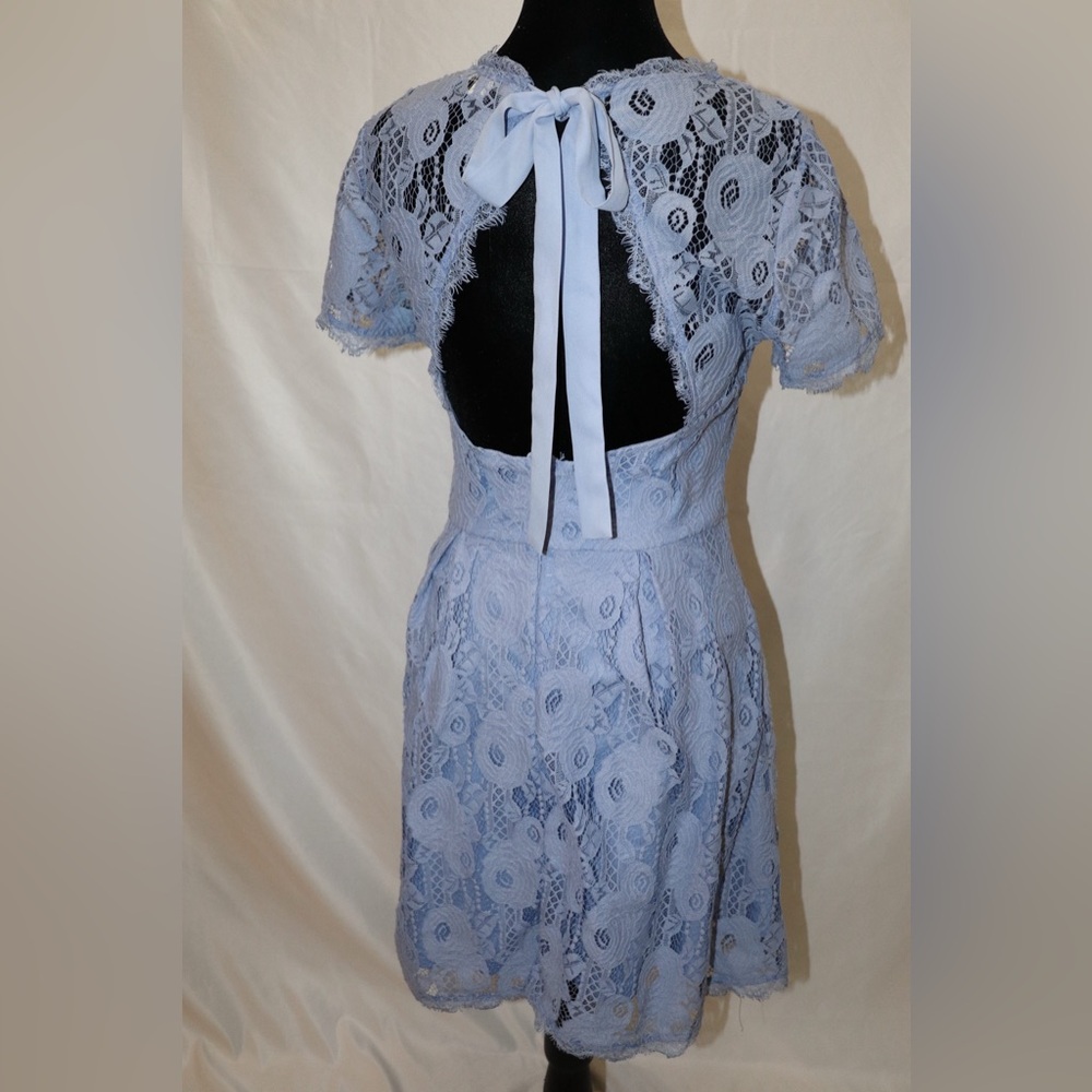 Francesca's Open Back Lace Dress Women’s Small Periwinkle With Bow Detail - Picture 2 of 5